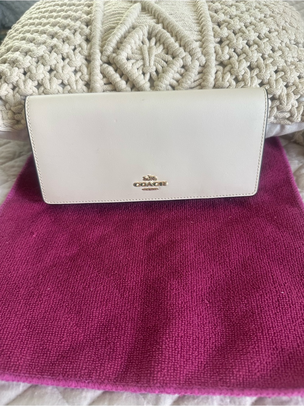 NEW WITHOUT TAGS
Coach Slim Envelope Wallet Signature Canvas Khaki Chalk Gold NW